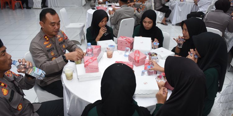 Kapolres Bulukumba Gelar Buka Puasa Bersama Anak Panti Asuhan Darul Itiha