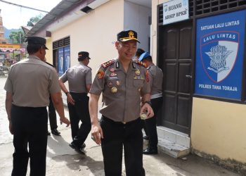 Kapolres Tana Toraja bersama Ratusan Personel Jalani Tes Urine dan Pengecekan Senpi