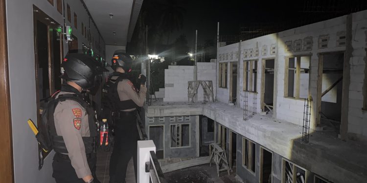 Wujud Kehadiran Polri Dalam Memberikan Rasa Aman, Personel Sat Samapta Polres Tator Gelar Patroli Malam