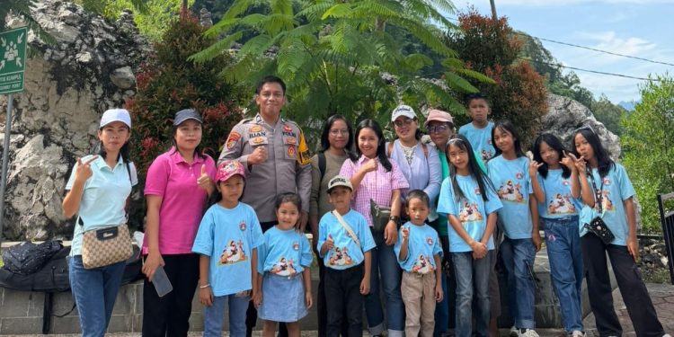 Bangun Kedekatan dengan Masyarakat, Bhabinkamtibmas Polres Tana Toraja Rutin Sambang