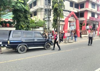 Personel Polres Tana Toraja Pastikan Kelancaran Kegiatan Masyarakat Berjalan Aman dan Lancar