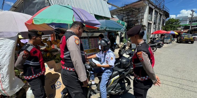 Jaga Kamtibmas Tetap Kondusif, Sat Samapta Polres Tana Toraja Intensifkan Patroli Humanis