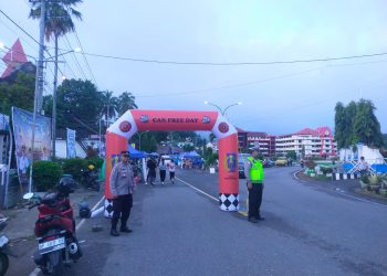Beri Rasa Aman, Personel Polres Tana Toraja Hadir Humanis di Car Free Day