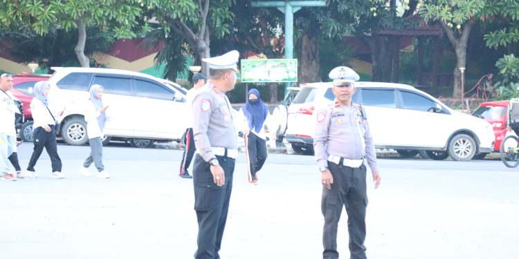 Kasat Lantas Polres Jeneponto Pimpin Langsung Pengaturan Lalin Saat Jalan Santai