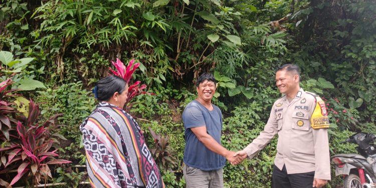 Sambang Humanis Bhabinkamtibmas Saluputti, Warga Bittuang Diajak Jaga Kamtibmas