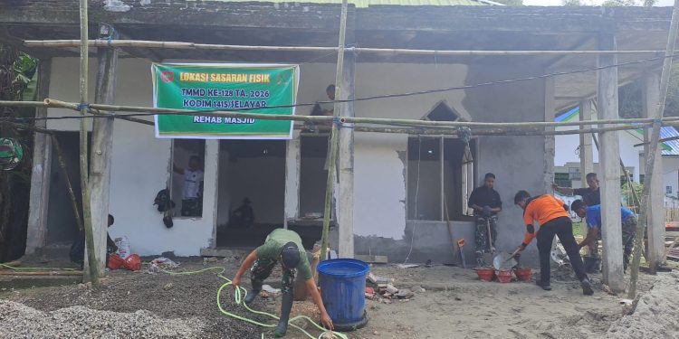 TNI-Polri di Kepulauan Selayar Renovasi Masjid dan RTLH Program TMMD ke-128