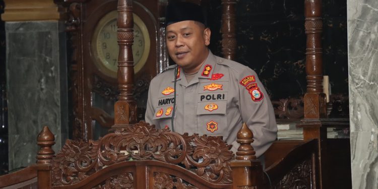 Kapolres Jeneponto Safari Subuh di Kampung Beru, Ajak Warga Jadikan Masjid Pemersatu Umat.
