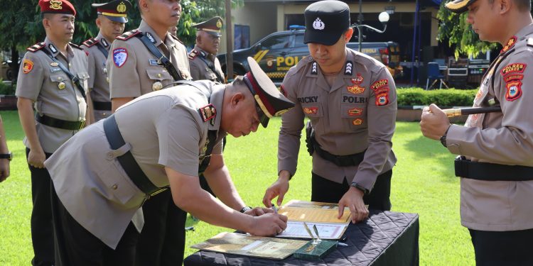 Kapolres Maros Pimpin Sertijab Sejumlah Kasat, Kasiwas dan Kapolsek