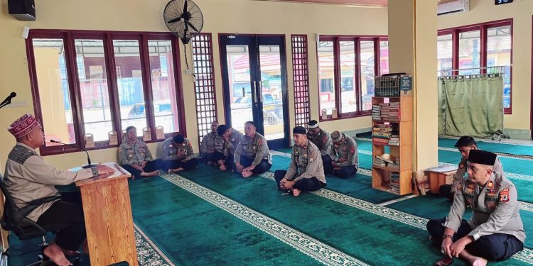 Bangun Karakter Humanis Anggota, Polres Tana Toraja Gelar Pembinaan Rohani dan Mental