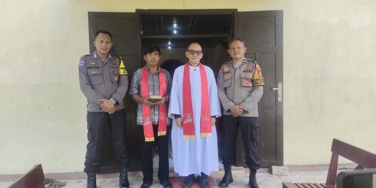 Hadirkan Rasa Aman, Polres Maros Amankan Ibadah Jumat Agung