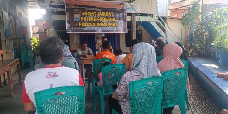 Bhabinkamtibmas Polsek Soreang Sosialisasikan Call Center 110 Lewat Jumat Curhat