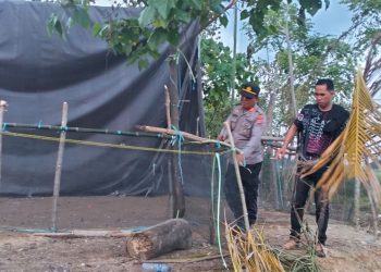 Kapolsek Bupon Polres Luwu Pimpin Penertiban Lokasi Sabung Ayam di Buntu Batu