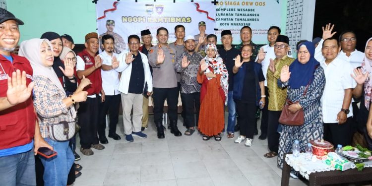 Kapolrestabes Makassar Ngopi Kamtibmas dengan Warga Tamalanrea, Ini Pesannya