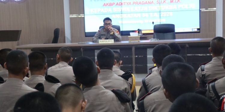 Kapolres Soppeng Beri Arahan Tegas ke Siswa Latja Diktukba Polri