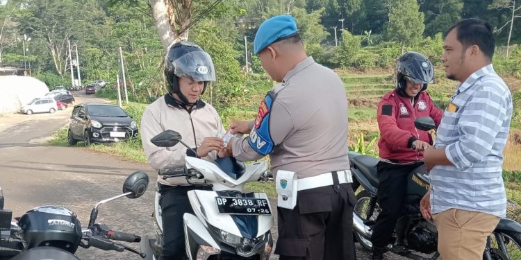 Propam Polres Toraja Utara Periksa Kelengkapan Kendaraan dan Berkendara Personel