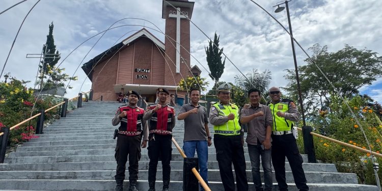 Jaga Kekhidmatan Paskah, Personel Polres Tana Toraja Intensifkan Patroli Mobile di Sejumlah Gereja