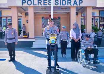 Air Mata dan Pelukan Hangat Kapolres Sidrap Saat Lepas Personel Yang Pindah Tugas