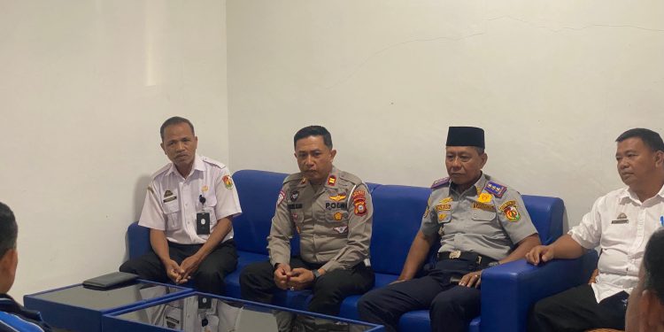 Tingkatkan Sinergi, Kasat Lantas Polres Toraja Utara Pimpin Rakor Forum Komunikasi Lalu Lintas​