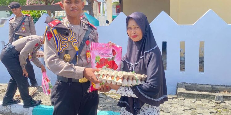 Siswa SPN di Polres Selayar Gelar Baksos Bagi Sembako Jelang Penutupan Latja