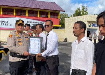 Bantu Ungkap Tahanan Kabur, Kapolres Selayar Beri Penghargaan ke Personel, Warga dan Media