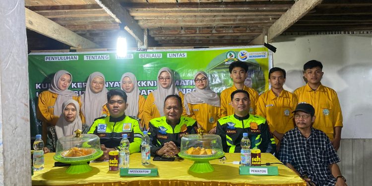 Satlantas Polres Soppeng Sosialisasi Kamseltibcar Lantas dan Call Center 110 ke Warga Lapajung