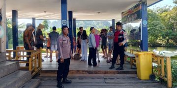 Personel Polres Maros Beri Pengamanan di Objek Wisata Rammang-Rammang