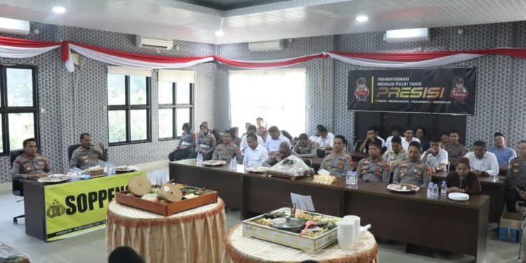 Keluarga Besar Polres Soppeng Gelar Syukuran Ulang Tahun Kapolres Soppeng ke-42