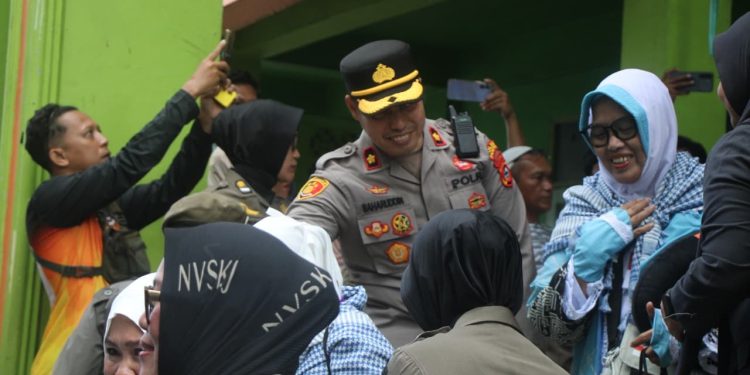 Waka Polres Parepare Pimpin Pengamanan Pelepasan 96 CJH Kloter 41