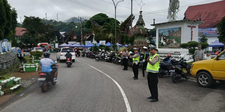 Jaga Kamtibmas dan Kelancaran Arus Lalin, Personel Polres Tana Toraja Kawal Car Free Day