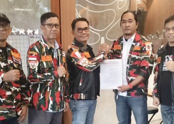 Irwan R Adnan Beri Mandat ke Sahar Pimpin Laskar Merah Putih Soppeng