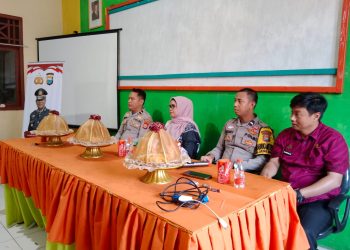 Personel Polsek KPN Polres Parepare Gelar Jumat Curhat, Sosialisasikan Layanan Call Center