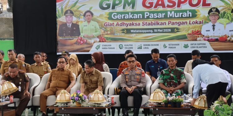 Kapolres Soppeng Hadiri Gerakan Pasar Murah Giat Adhyaksa Stabilkan Pangan Lokal