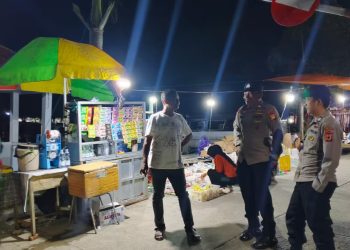 Antisipasi Ganguan Kamtibmas, Personel Polsek Tempe Polres Wajo Gelar Blue Light Patrol 