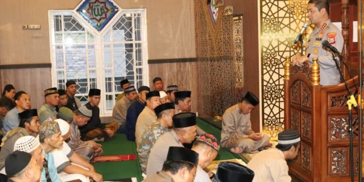 Safari Subuh di Pa’Baeng-baeng, Kapolrestabes Makassar Ajak Bantu Polisi Jaga Kamtibmas