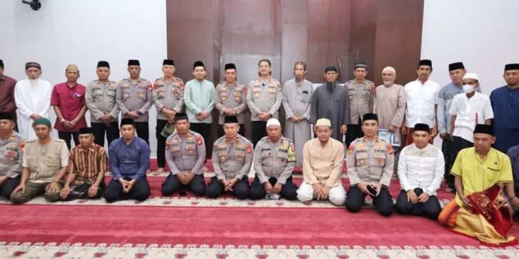 Safari Subuh di Mariso, Kapolrestabes Makassar Ajak Ortu Tanamkan Pentingnya Pendidikan Akhlak ke Anak