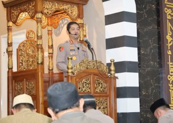 Kapolres Maros Terima Penghargaan Dari Bupati di Upacara Hari Pendidikan Nasional