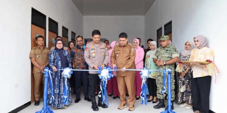 Kapolrestabes Makassar bersama Walikota Resmikan Dapur SPPG Tallo 1