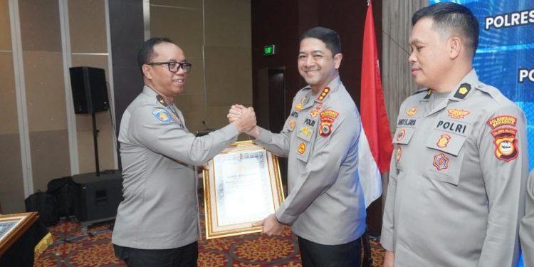 Kapolrestabes Makassar Raih Penghargaan Dari Kapolri Atas Pengelolaan Anggaran Tanpa Deviasi