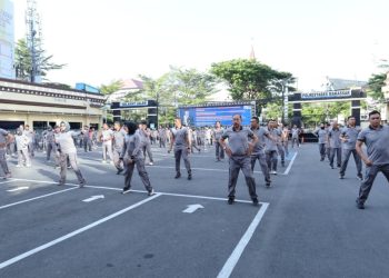 Jaga Kebugaran Personel, Polrestabes Makassar Gelar Olahraga Bersama