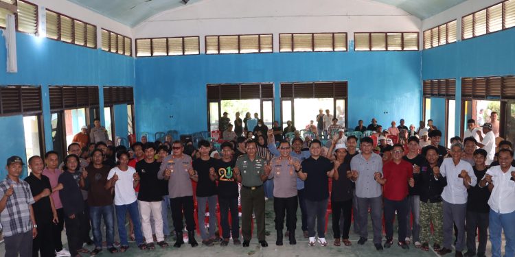Kapolres Luwu – Wakil Bupati Mediasi dan Damaikan 2 Desa Pasca Tawuran Kelompok