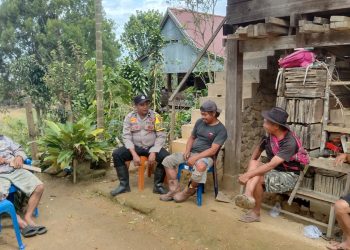 Melalui Sambang Humanis, Bhabinkamtibmas Polres Tana Toraja Perkuat Kehadiran Polri di Tengah Masyarakat