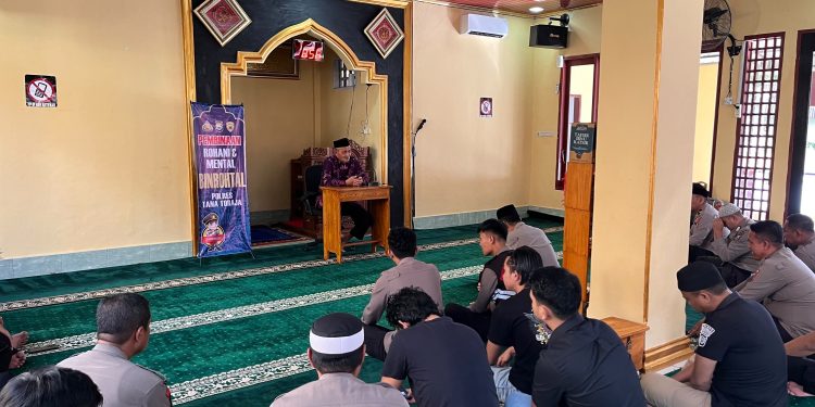 Bentuk Personel Yang Beriman, Personel Polres Tana Toraja Ikuti Pembinaan Rohani dan Mental 