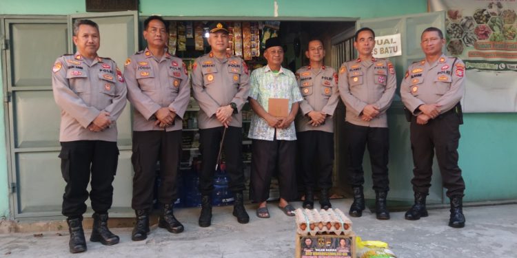 Kapolres Parepare Anjangsana ke  Purnawirawan dan Warakawuri Dalam Rangka Hari Bhayangkara ke-80