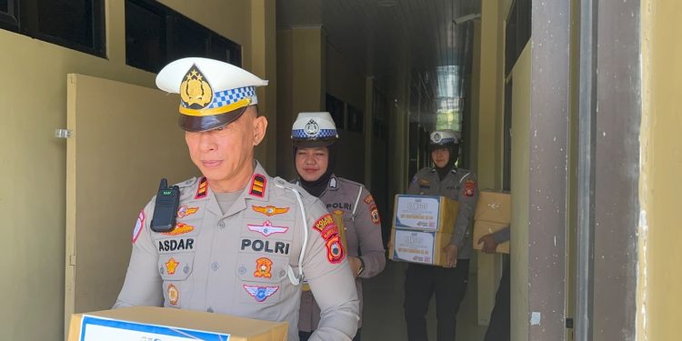 Satlantas Polres Soppeng Gelar Bakti Sosial Dalam Rangka HUT Bhayangkara ke-80