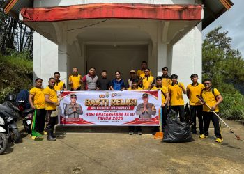Sambut HUT Bhayangkara ke-80, Polres Toraja Utara Gelar Bakti Religi Bersihkan Tempat Ibadah