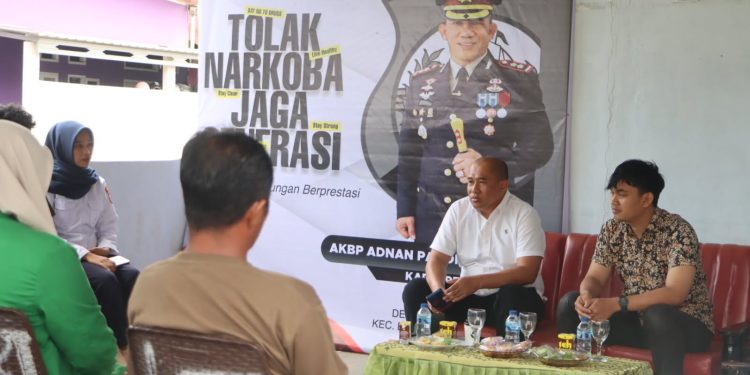 Kasat Narkoba Polres Luwu Sosialisasi di Desa Tangguh Bebas Narkoba Lamunre Tengah