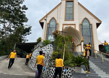 Peringati HUT Bhayangkara ke-80, Personel Polres Tana Toraja Gelar Bakti Religi