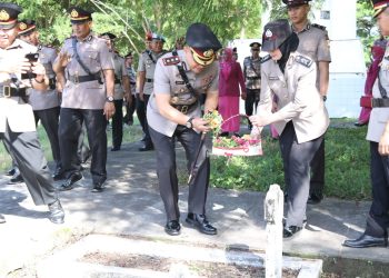 Kapolres Bulukumba Pimpin Upacara Ziarah dan Tabur Bunga di TMP Taccorong