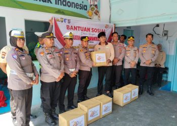 Dalam Rangka Hari Bhayangkara Ke-80, Satlantas Polres Parepare Beri Sembako ke Warga Sejahtera