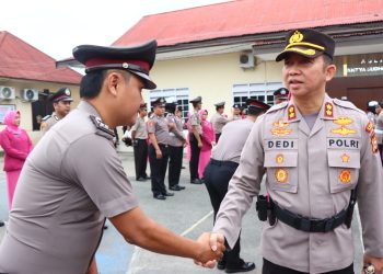 Kapolres Palopo Pimpin Upacara Kenaikan Pangkat 53 Personel